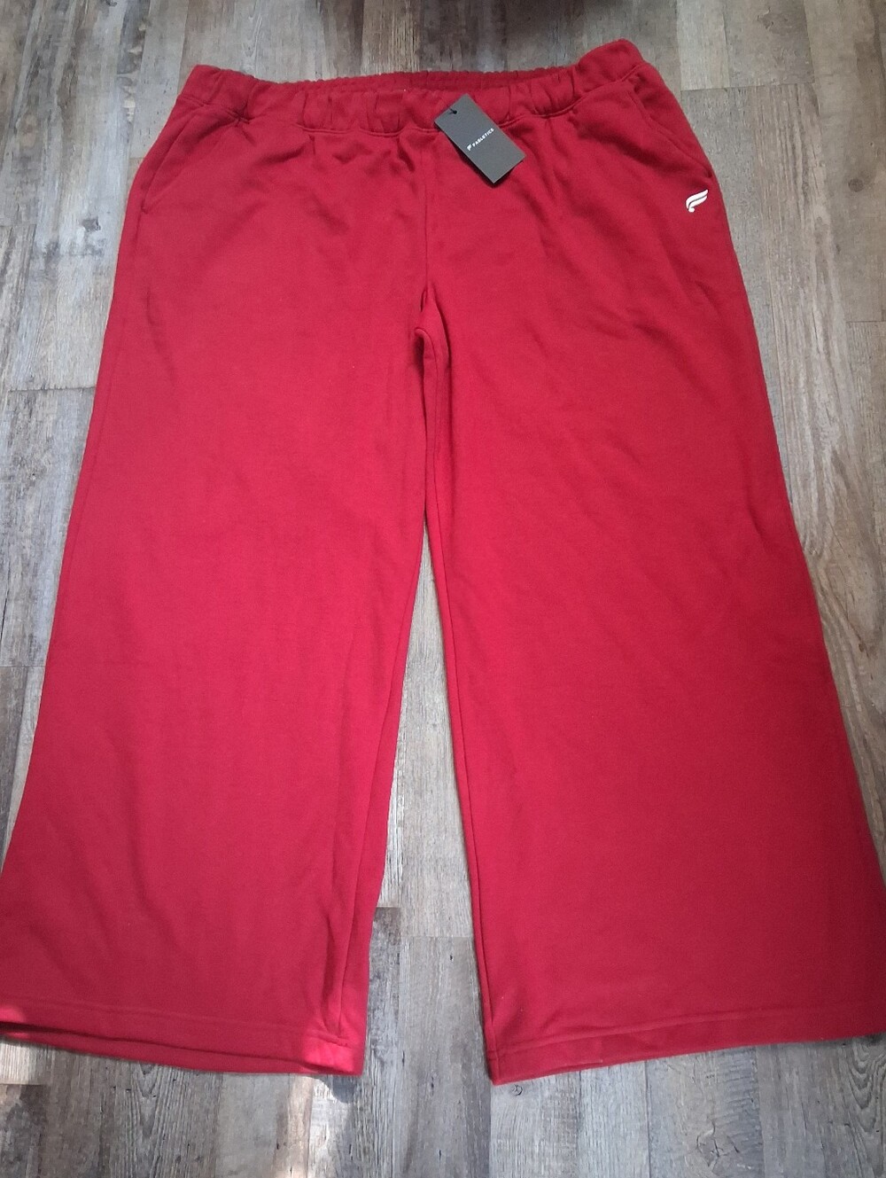 NWT Fabletics Qide Leg Sweatpants Women's Size 3X Red Fleece Drawstring Pockets
